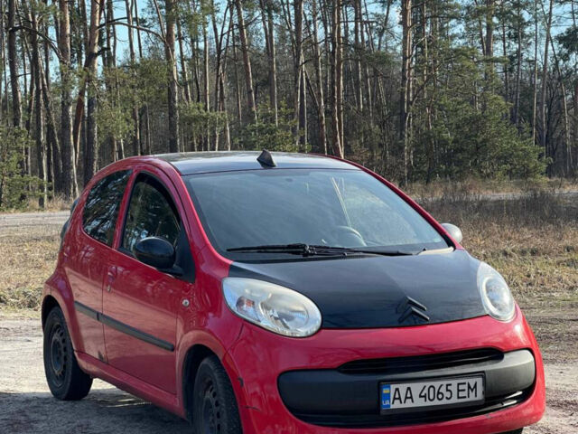 Красный Ситроен С1, объемом двигателя 1 л и пробегом 150 тыс. км за 3300 $, фото 1 на Automoto.ua