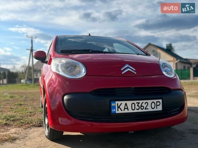 Красный Ситроен С1, объемом двигателя 1 л и пробегом 175 тыс. км за 4200 $, фото 1 на Automoto.ua