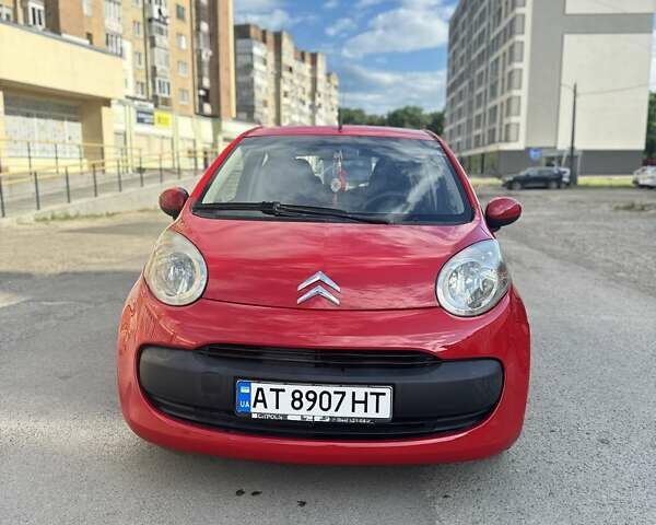 Красный Ситроен С1, объемом двигателя 1 л и пробегом 293 тыс. км за 4500 $, фото 1 на Automoto.ua
