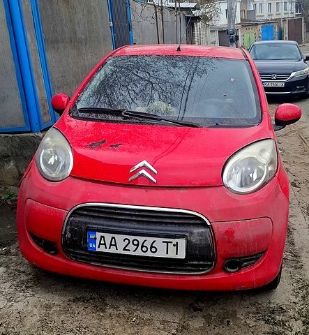 Червоний Сітроен С1, об'ємом двигуна 1 л та пробігом 200 тис. км за 2500 $, фото 1 на Automoto.ua