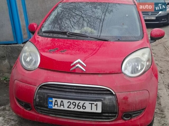 Червоний Сітроен С1, об'ємом двигуна 1 л та пробігом 270 тис. км за 2500 $, фото 1 на Automoto.ua