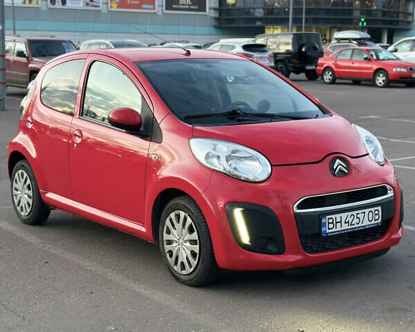 Красный Ситроен С1, объемом двигателя 0.9 л и пробегом 148 тыс. км за 6000 $, фото 1 на Automoto.ua