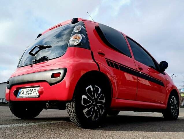 Красный Ситроен С1, объемом двигателя 1 л и пробегом 111 тыс. км за 6350 $, фото 1 на Automoto.ua