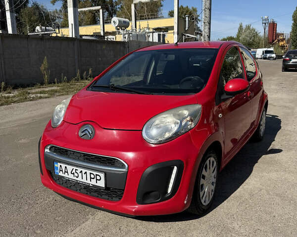 Червоний Сітроен С1, об'ємом двигуна 0.9 л та пробігом 180 тис. км за 4500 $, фото 1 на Automoto.ua