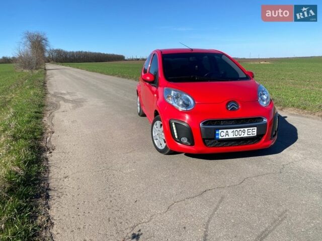 Красный Ситроен С1, объемом двигателя 1 л и пробегом 100 тыс. км за 4500 $, фото 1 на Automoto.ua