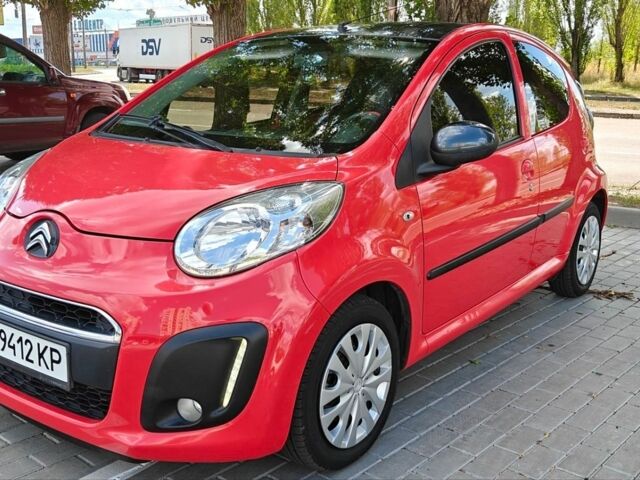 Красный Ситроен С1, объемом двигателя 1 л и пробегом 91 тыс. км за 6100 $, фото 1 на Automoto.ua
