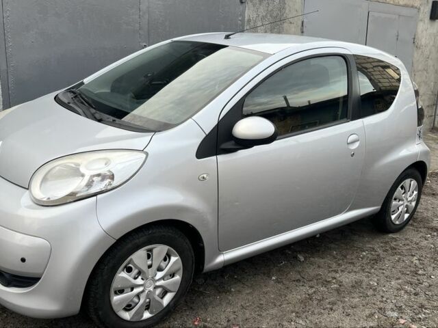 Серый Ситроен С1, объемом двигателя 1 л и пробегом 130 тыс. км за 5100 $, фото 1 на Automoto.ua