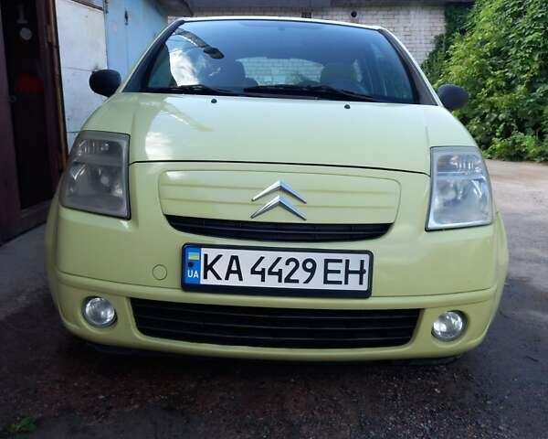 Желтый Ситроен С2, объемом двигателя 1.1 л и пробегом 239 тыс. км за 3600 $, фото 1 на Automoto.ua