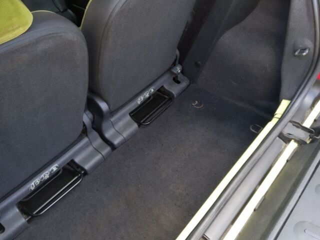 Жовтий Сітроен С2, об'ємом двигуна 1.1 л та пробігом 239 тис. км за 3300 $, фото 1 на Automoto.ua