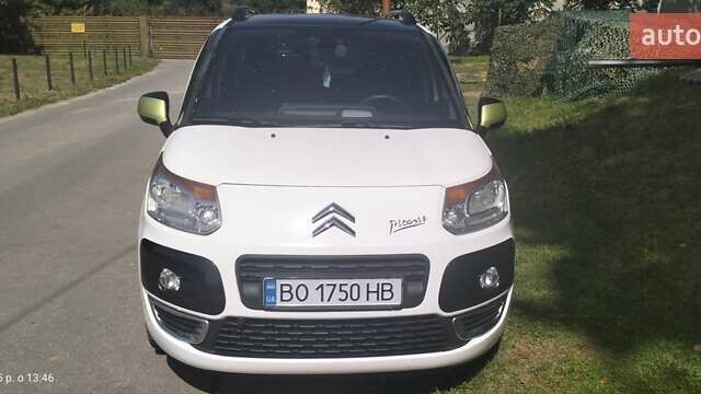 Белый Ситроен С3 Пикассо, объемом двигателя 1.5 л и пробегом 228 тыс. км за 7500 $, фото 1 на Automoto.ua