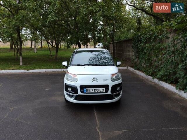 Белый Ситроен С3 Пикассо, объемом двигателя 1.4 л и пробегом 145 тыс. км за 6700 $, фото 1 на Automoto.ua