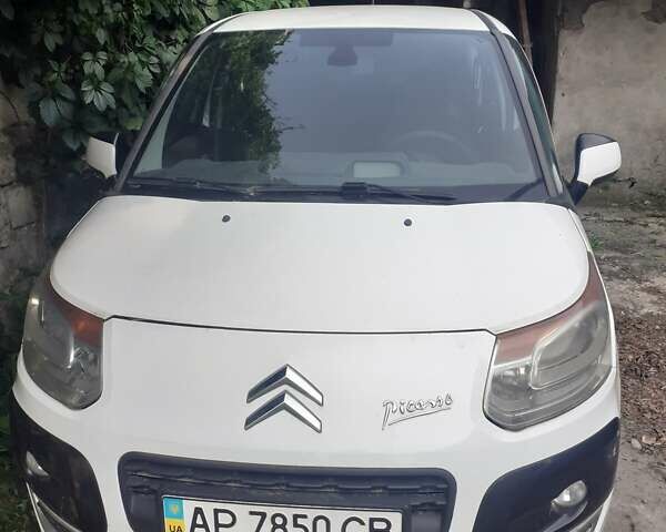 Белый Ситроен С3 Пикассо, объемом двигателя 1.4 л и пробегом 267 тыс. км за 5300 $, фото 1 на Automoto.ua