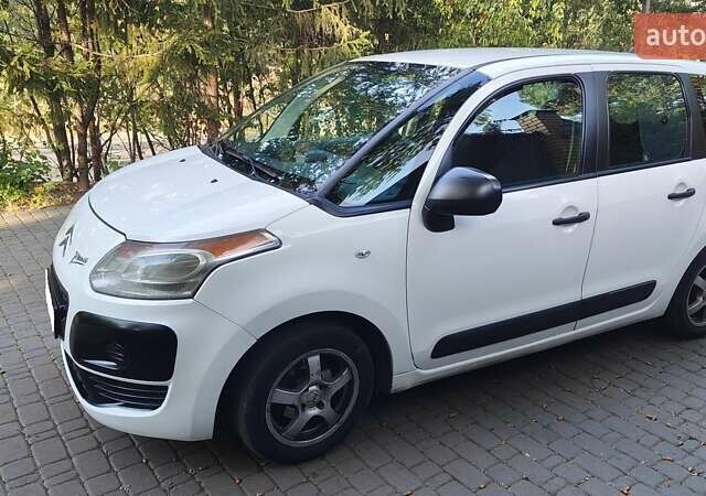 Белый Ситроен С3 Пикассо, объемом двигателя 1.4 л и пробегом 120 тыс. км за 5999 $, фото 1 на Automoto.ua