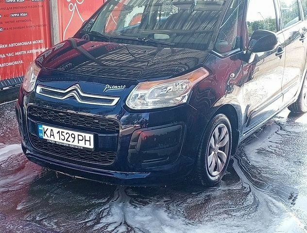 Фиолетовый Ситроен С3 Пикассо, объемом двигателя 1.4 л и пробегом 145 тыс. км за 5900 $, фото 1 на Automoto.ua