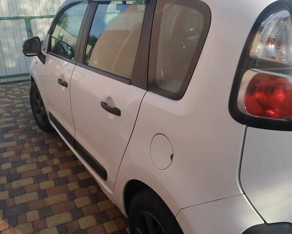 Ситроен С3 Пикассо, объемом двигателя 1.4 л и пробегом 211 тыс. км за 5800 $, фото 1 на Automoto.ua