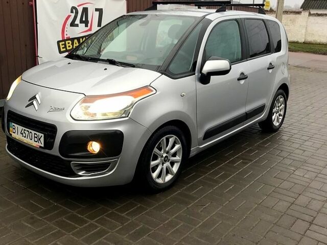 Серый Ситроен С3 Пикассо, объемом двигателя 1.4 л и пробегом 180 тыс. км за 4950 $, фото 1 на Automoto.ua