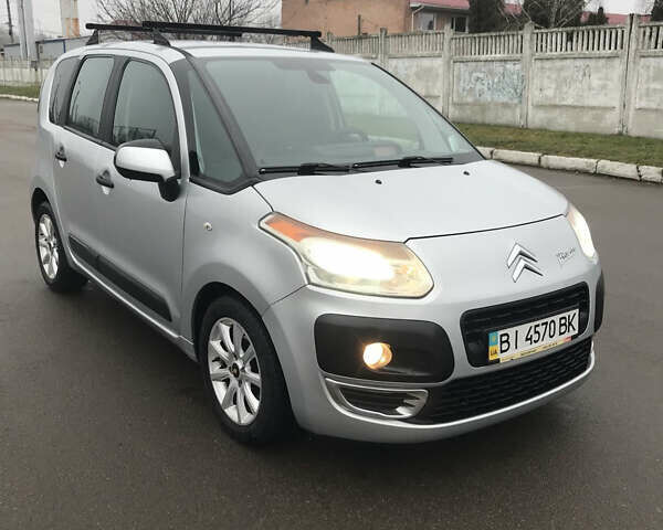 Серый Ситроен С3 Пикассо, объемом двигателя 1.4 л и пробегом 180 тыс. км за 4950 $, фото 1 на Automoto.ua