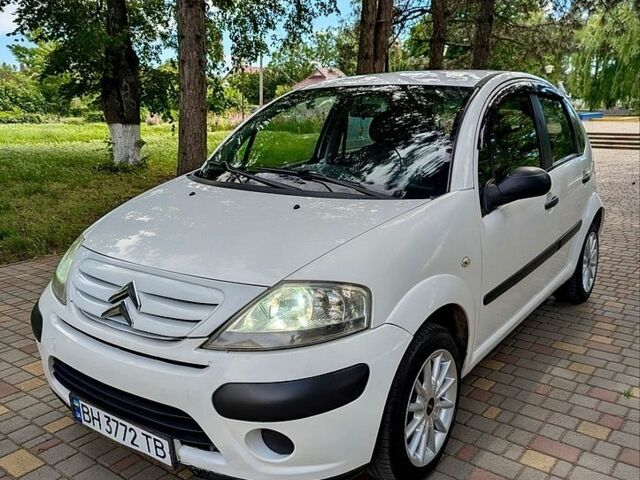 Белый Ситроен С3, объемом двигателя 1.4 л и пробегом 325 тыс. км за 4250 $, фото 1 на Automoto.ua