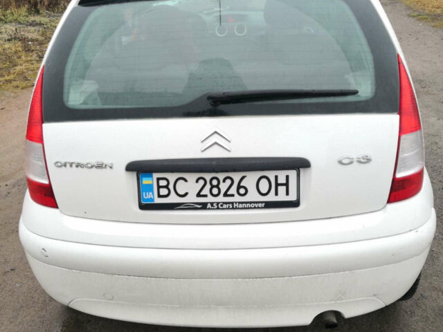 Белый Ситроен С3, объемом двигателя 1.1 л и пробегом 214 тыс. км за 3600 $, фото 1 на Automoto.ua