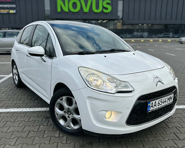 Белый Ситроен С3, объемом двигателя 1.6 л и пробегом 168 тыс. км за 5750 $, фото 1 на Automoto.ua