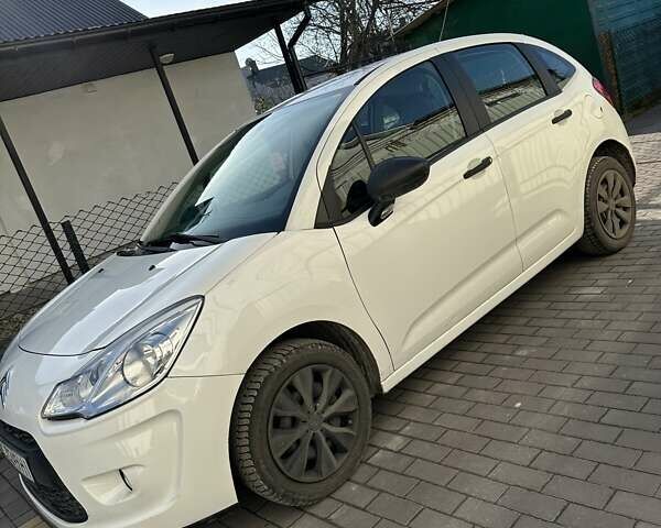 Белый Ситроен С3, объемом двигателя 1.4 л и пробегом 209 тыс. км за 6000 $, фото 1 на Automoto.ua