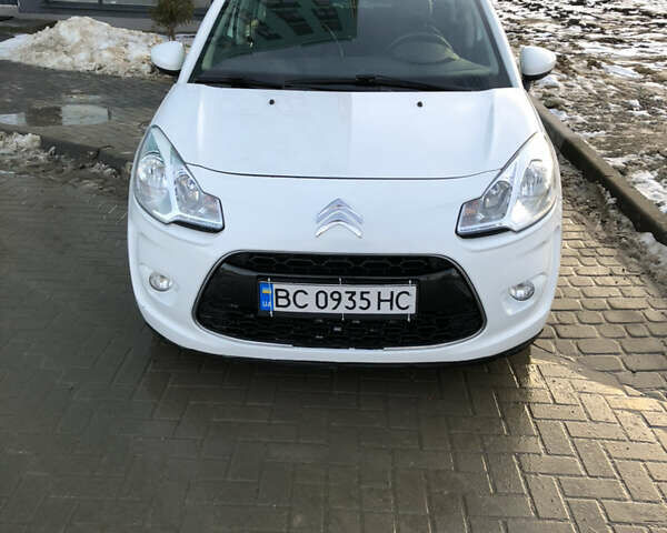 Белый Ситроен С3, объемом двигателя 1.4 л и пробегом 286 тыс. км за 5400 $, фото 1 на Automoto.ua