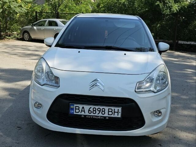 Белый Ситроен С3, объемом двигателя 1.4 л и пробегом 185 тыс. км за 5250 $, фото 1 на Automoto.ua