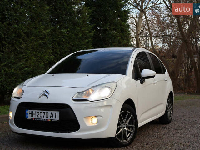 Белый Ситроен С3, объемом двигателя 1.6 л и пробегом 221 тыс. км за 5600 $, фото 1 на Automoto.ua
