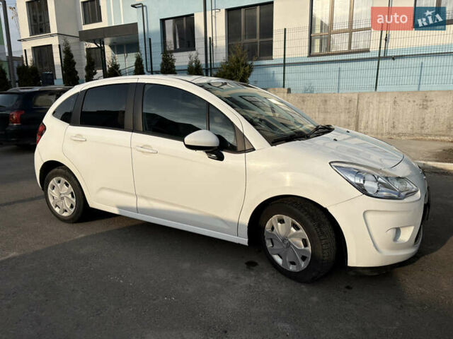 Белый Ситроен С3, объемом двигателя 1.4 л и пробегом 200 тыс. км за 6500 $, фото 1 на Automoto.ua