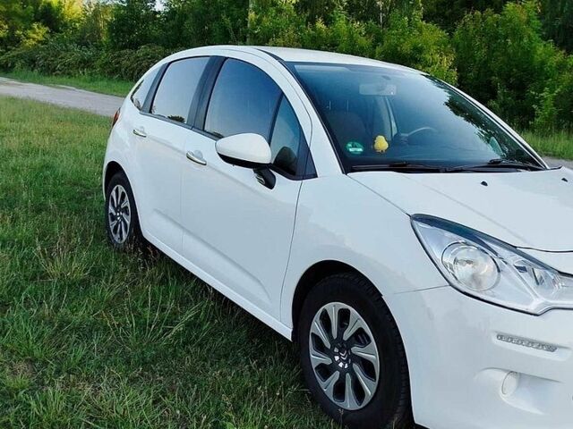 Белый Ситроен С3, объемом двигателя 1.4 л и пробегом 195 тыс. км за 7300 $, фото 1 на Automoto.ua