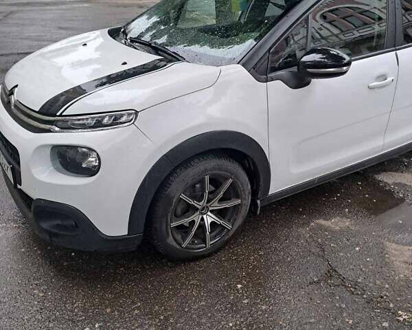 Белый Ситроен С3, объемом двигателя 1.2 л и пробегом 90 тыс. км за 10500 $, фото 1 на Automoto.ua