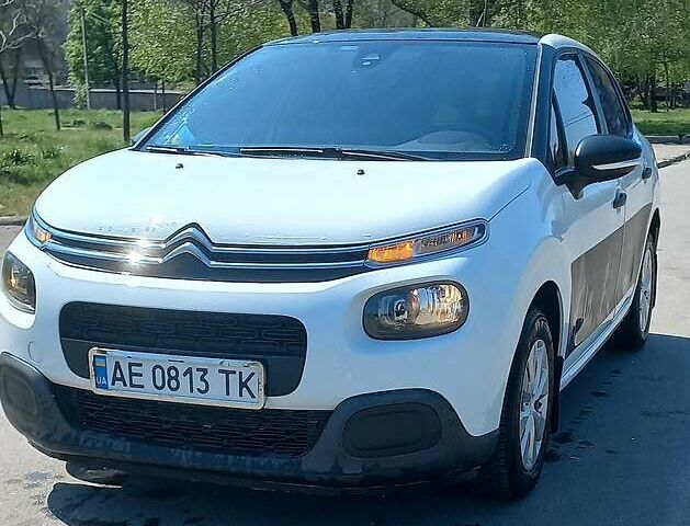Белый Ситроен С3, объемом двигателя 1.6 л и пробегом 242 тыс. км за 7999 $, фото 1 на Automoto.ua