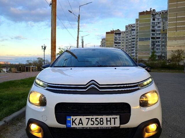 Белый Ситроен С3, объемом двигателя 1.2 л и пробегом 187 тыс. км за 8000 $, фото 1 на Automoto.ua