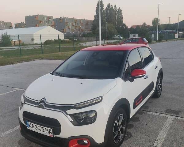 Сітроен С3 2021 у Києві на Automoto.ua Білий Сітроен С3, об'ємом двигуна 1.2 л та пробігом 60 тис. км за 15250 $, фото 1 на Automoto.ua