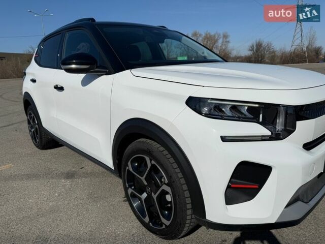 Білий Сітроен С3, об'ємом двигуна 1.2 л та пробігом 4 тис. км за 16700 $, фото 1 на Automoto.ua