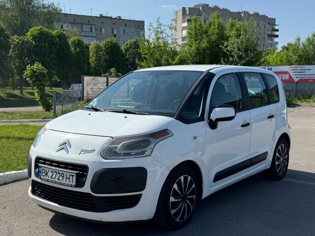 Белый Ситроен С3, объемом двигателя 1.6 л и пробегом 271 тыс. км за 5400 $, фото 1 на Automoto.ua