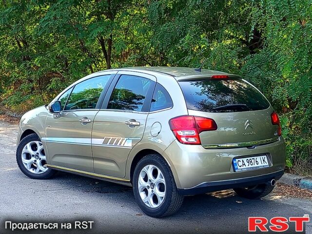 Коричневый Ситроен С3, объемом двигателя 1.4 л и пробегом 300 тыс. км за 6200 $, фото 1 на Automoto.ua