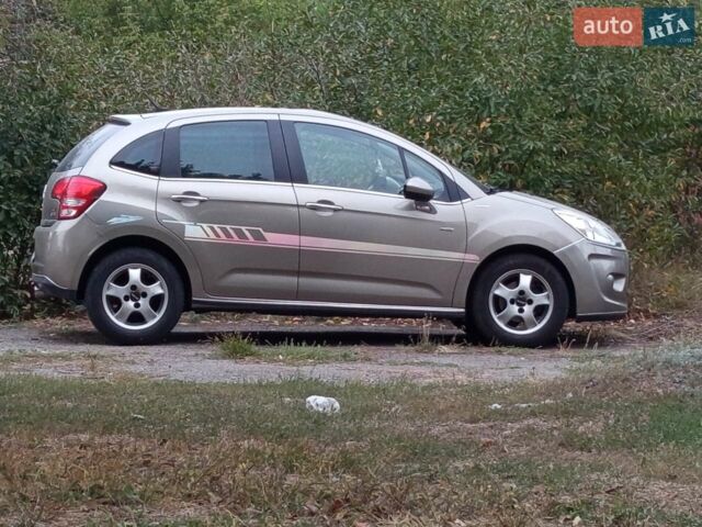 Коричневий Сітроен С3, об'ємом двигуна 1.4 л та пробігом 300 тис. км за 5900 $, фото 1 на Automoto.ua