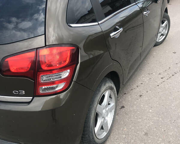 Коричневый Ситроен С3, объемом двигателя 1.6 л и пробегом 230 тыс. км за 6200 $, фото 1 на Automoto.ua