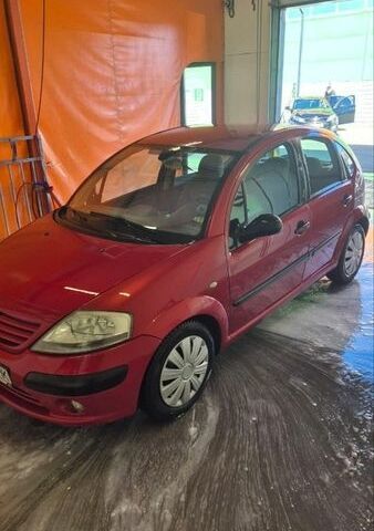 Красный Ситроен С3, объемом двигателя 1.4 л и пробегом 142 тыс. км за 3500 $, фото 1 на Automoto.ua
