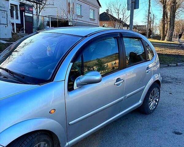 Серый Ситроен С3, объемом двигателя 1.4 л и пробегом 271 тыс. км за 3500 $, фото 1 на Automoto.ua