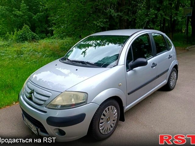 Серый Ситроен С3, объемом двигателя 1.4 л и пробегом 211 тыс. км за 3100 $, фото 1 на Automoto.ua