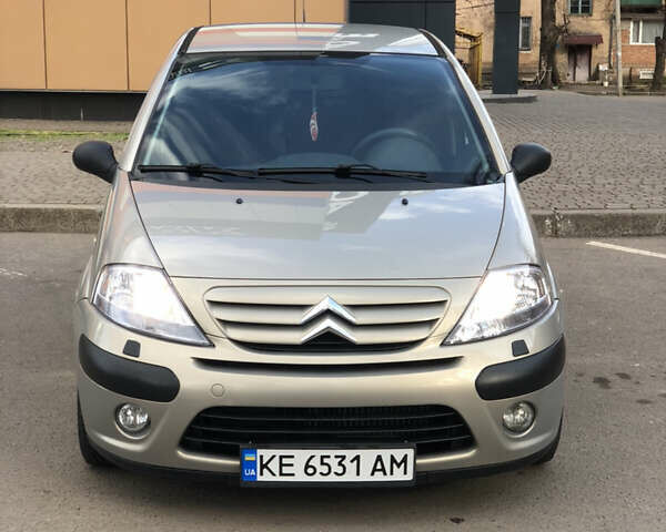 Серый Ситроен С3, объемом двигателя 1.4 л и пробегом 223 тыс. км за 3900 $, фото 1 на Automoto.ua