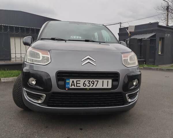 Серый Ситроен С3, объемом двигателя 1.6 л и пробегом 270 тыс. км за 5200 $, фото 1 на Automoto.ua