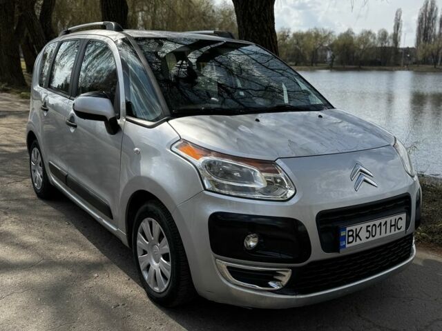 Серый Ситроен С3, объемом двигателя 1.6 л и пробегом 141 тыс. км за 5600 $, фото 1 на Automoto.ua