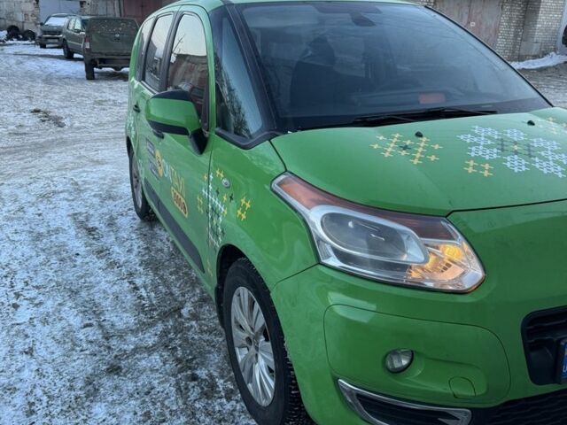 Серый Ситроен С3, объемом двигателя 1.4 л и пробегом 300 тыс. км за 3500 $, фото 1 на Automoto.ua