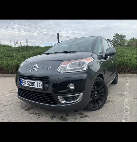 Серый Ситроен С3, объемом двигателя 1.6 л и пробегом 170 тыс. км за 6950 $, фото 1 на Automoto.ua