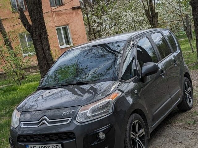 Серый Ситроен С3, объемом двигателя 1.6 л и пробегом 219 тыс. км за 83000 $, фото 1 на Automoto.ua