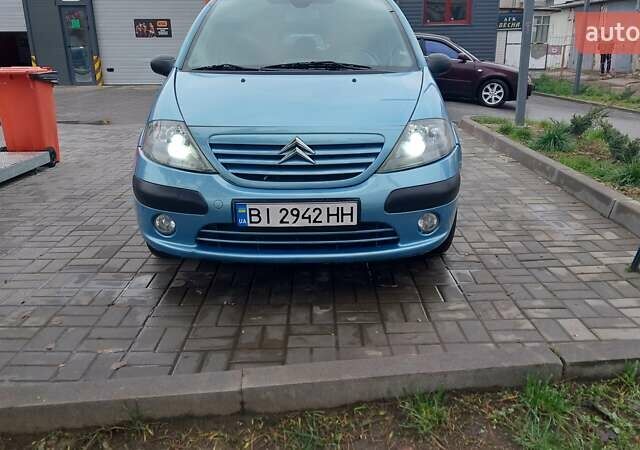 Синий Ситроен С3, объемом двигателя 1.36 л и пробегом 200 тыс. км за 3600 $, фото 1 на Automoto.ua