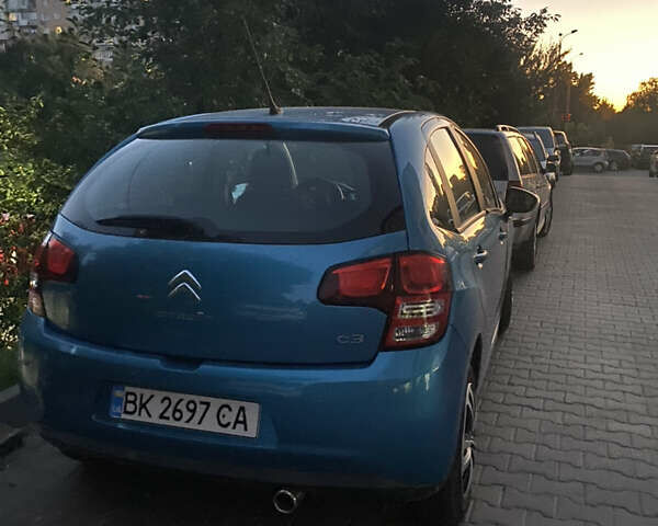 Синий Ситроен С3, объемом двигателя 1.4 л и пробегом 142 тыс. км за 2000 $, фото 1 на Automoto.ua